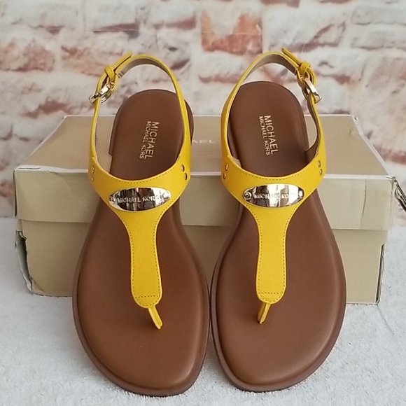 New Michael Kors MK Plate Thong Sandal - Picture 6 of 7